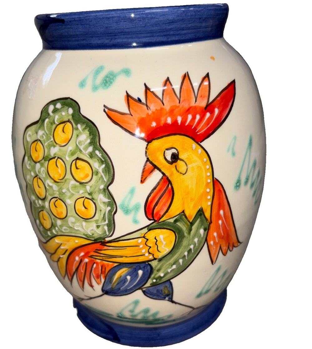 Authentic Spanish pottery Artist A. Alcaide , Spain Pintado A Mano Chicken Hen